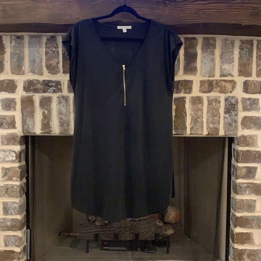 Threes Envelope Women’s Dark Gray Tunic